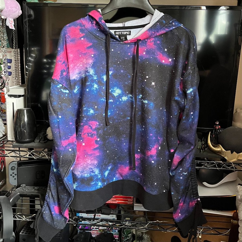 Medium Hot Topic Galaxy Sweatshirt with Cinched Sleeves